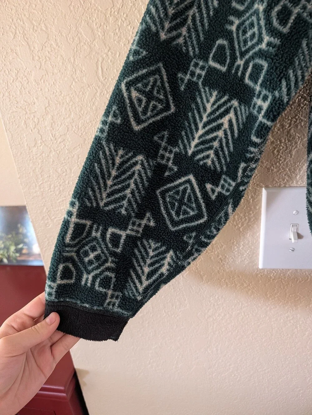REI Green and White Geometric Fleece Pullover Sweater With Extra Large Pocket